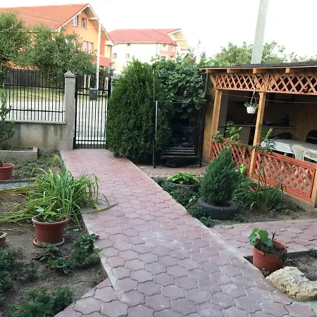 Gazde/Camere de închiriat Casa Vio Parter *