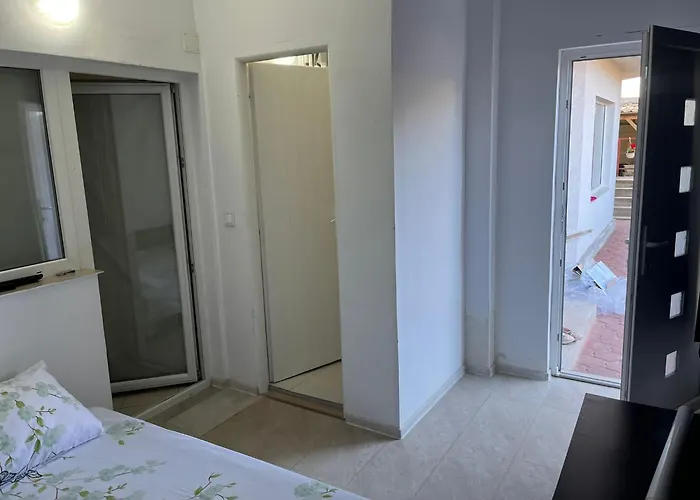 Проживание в семье Casa Vio Parter Эфорие Норд